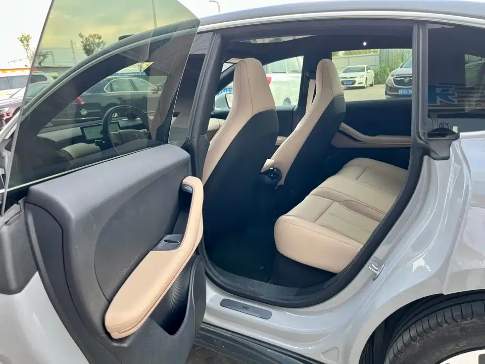 NIO ET5