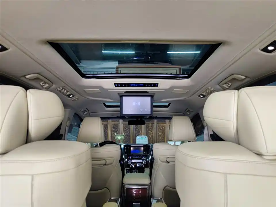 Toyota Elfa
