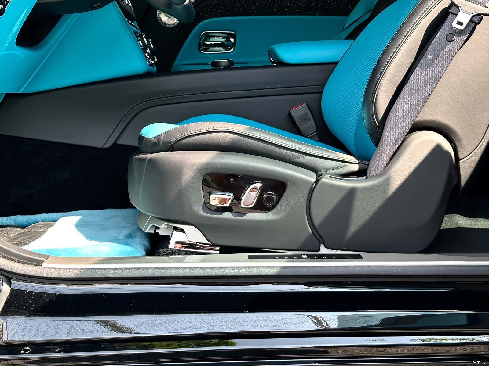 Rolls-Royce Spectre, 2024 22