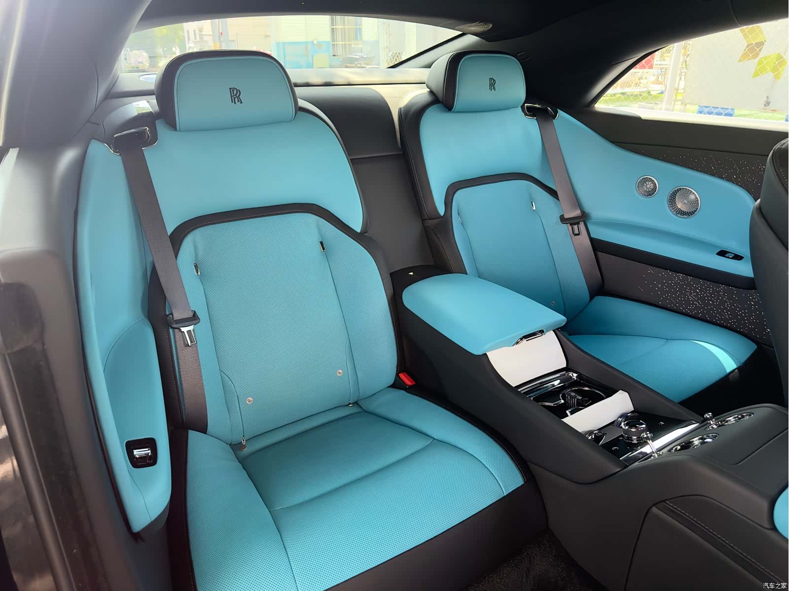 Rolls-Royce Spectre, 2024 15