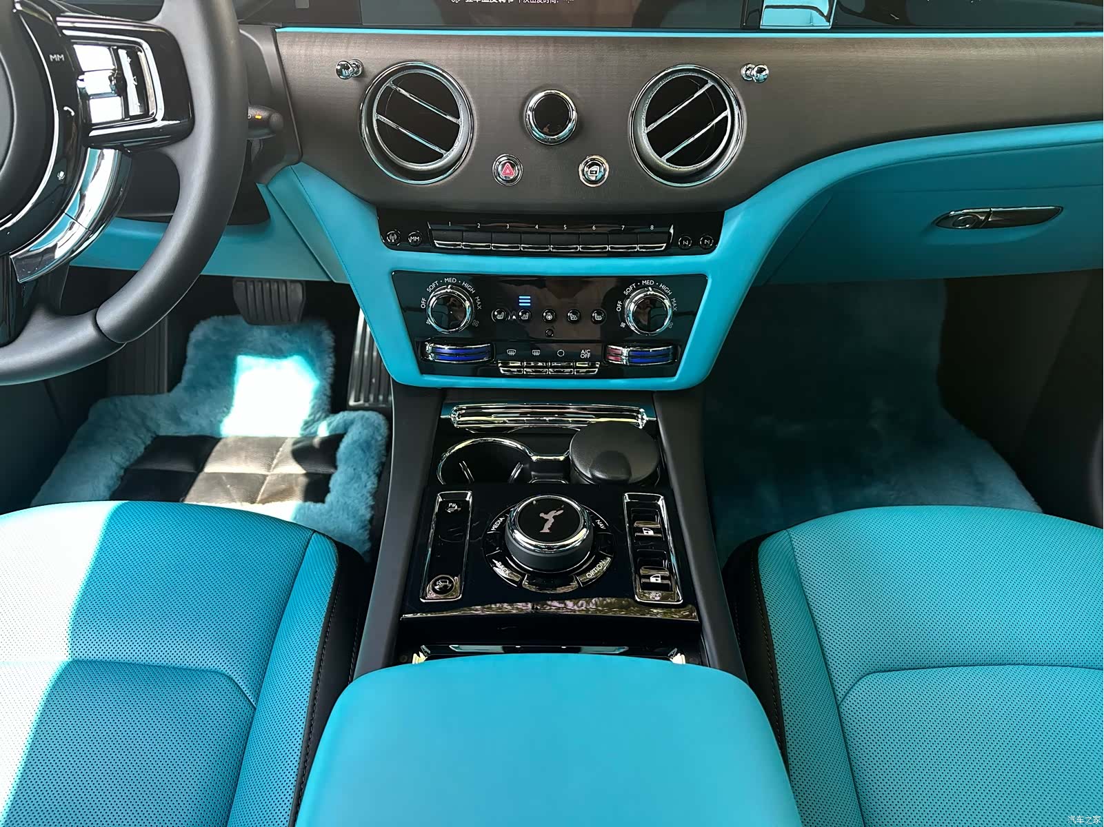 Rolls-Royce Spectre, 2024 18