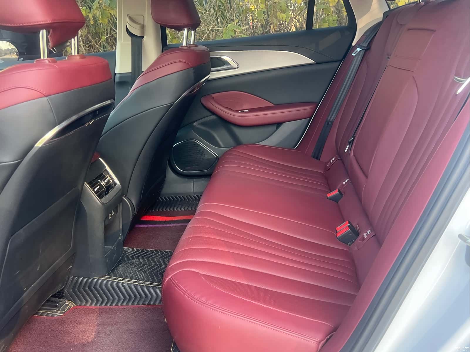 Hongqi H5, 2022 10