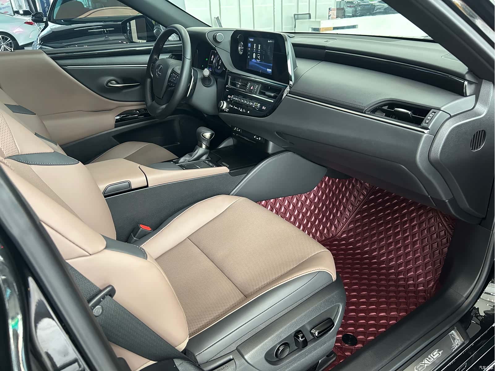 Lexus ES, 2022 12