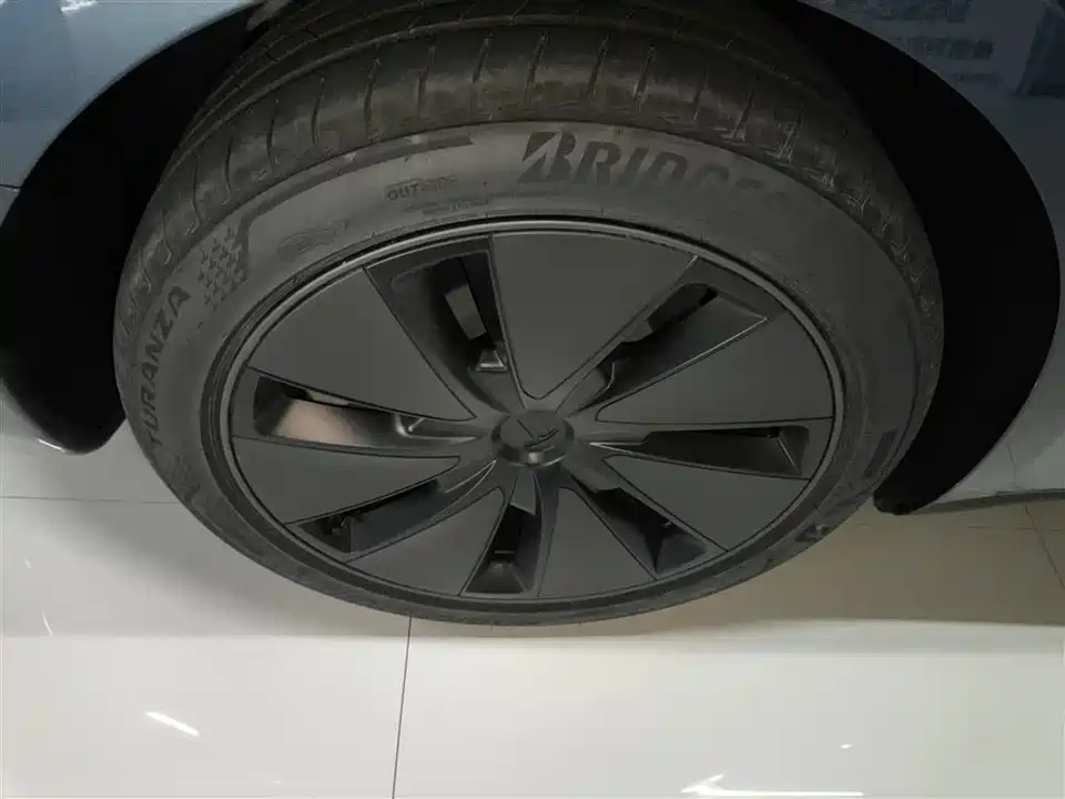 Tesla Model 3 Tesla Model 3
