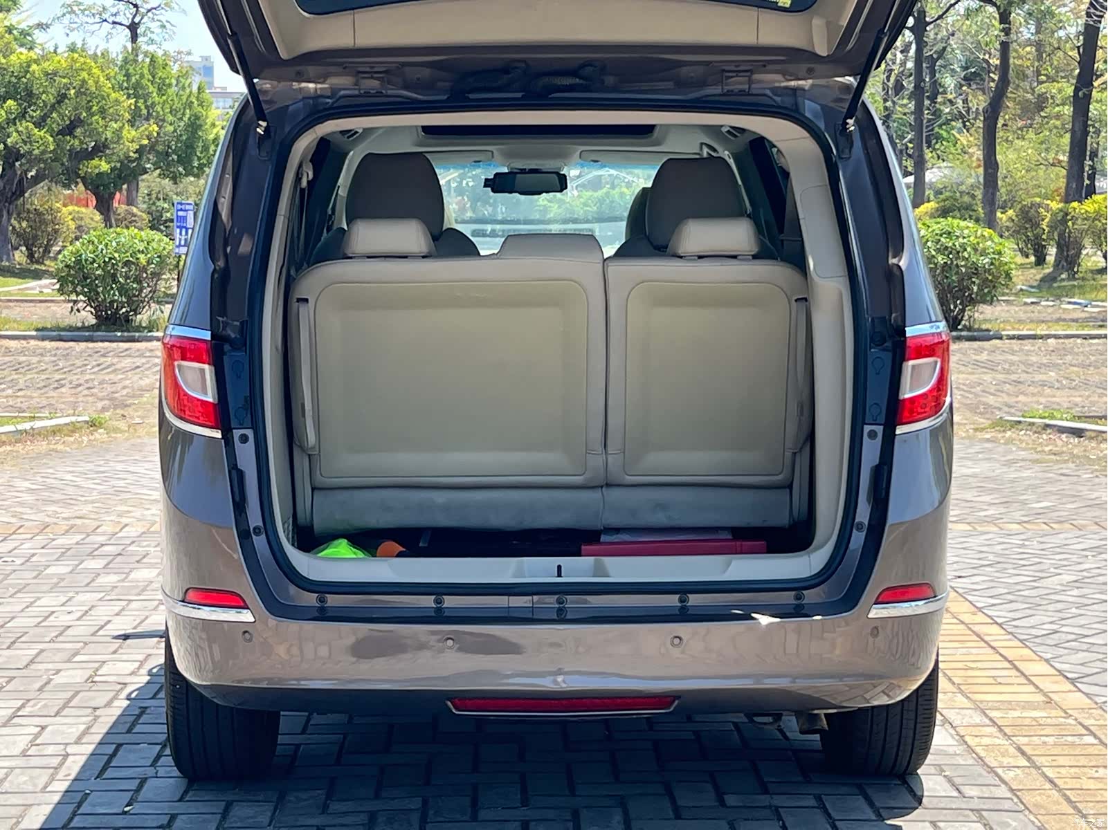 Buick GL8, 2013 19