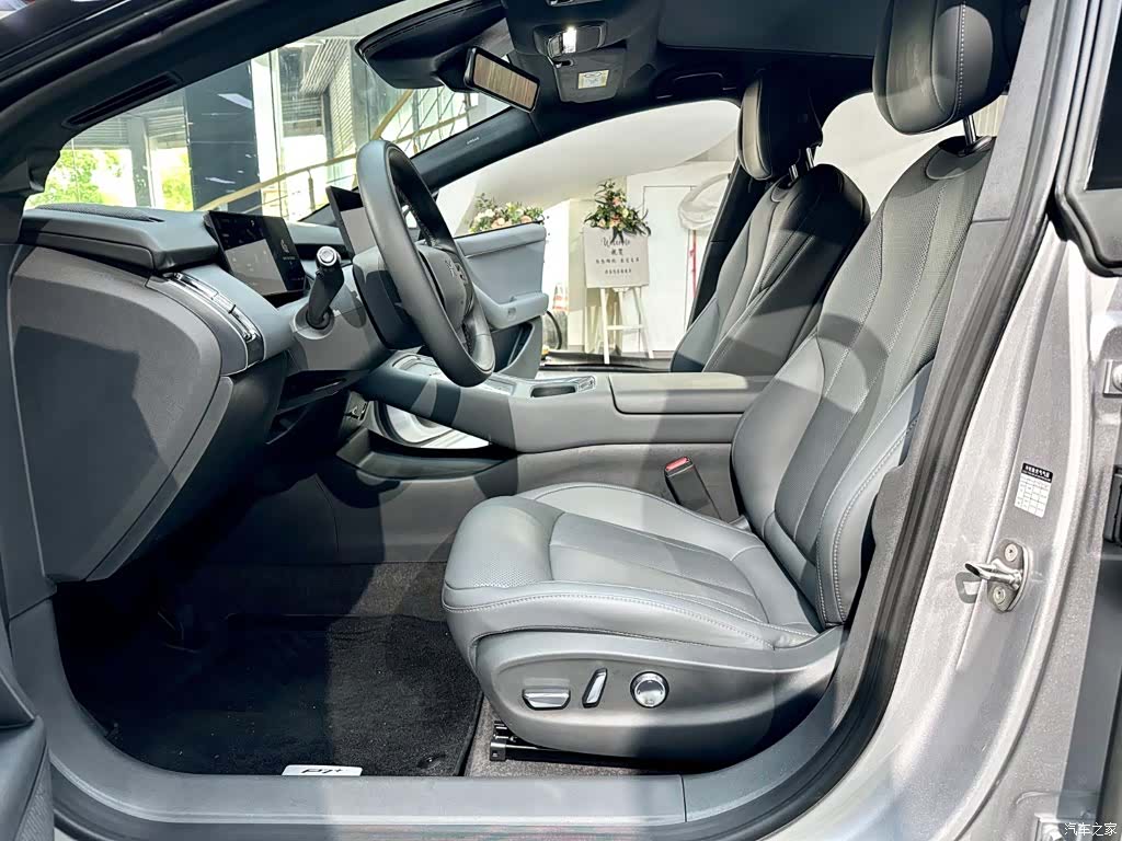 Xpeng P7, 2025 8