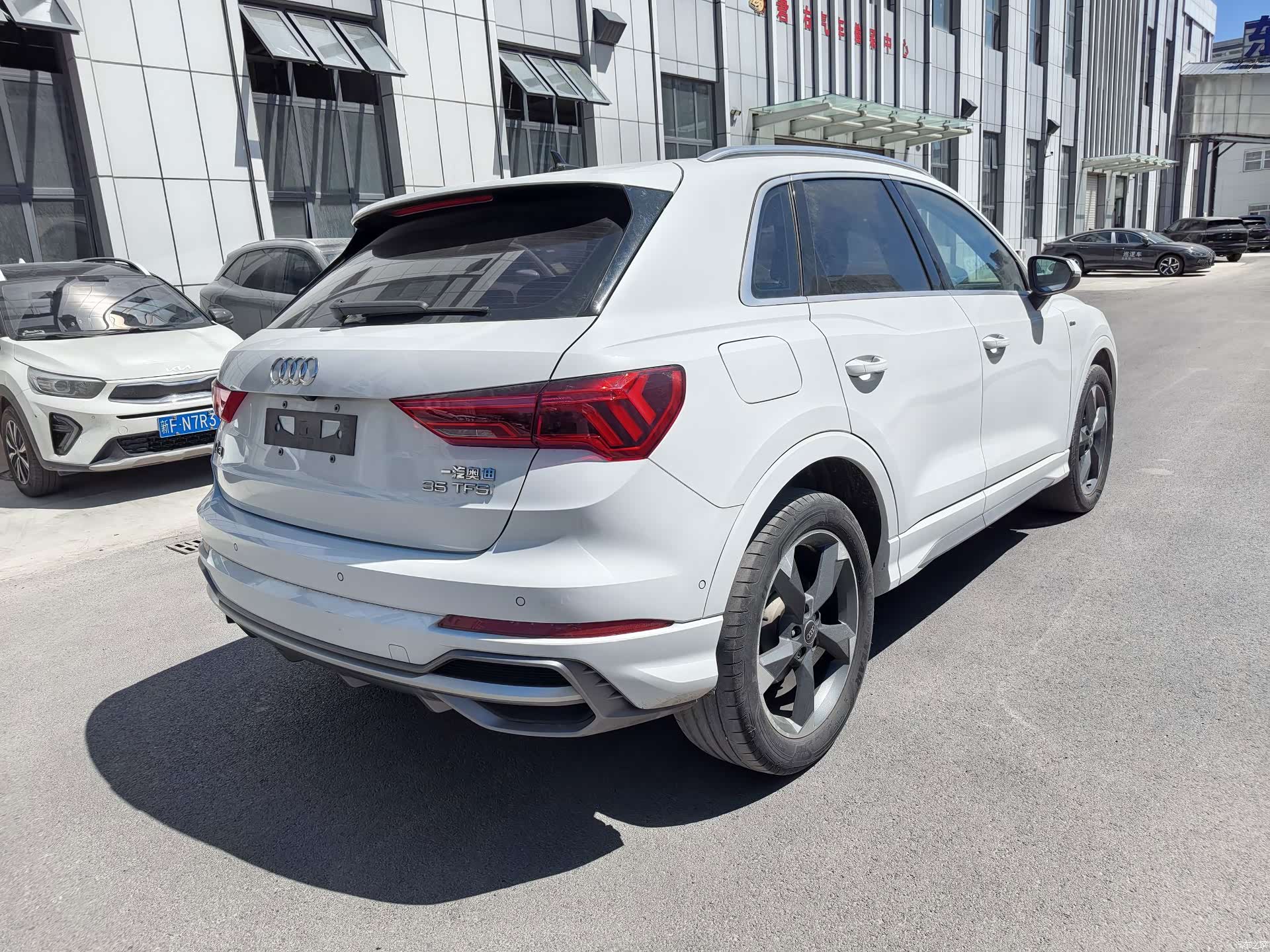 Audi Q3, 2023 4