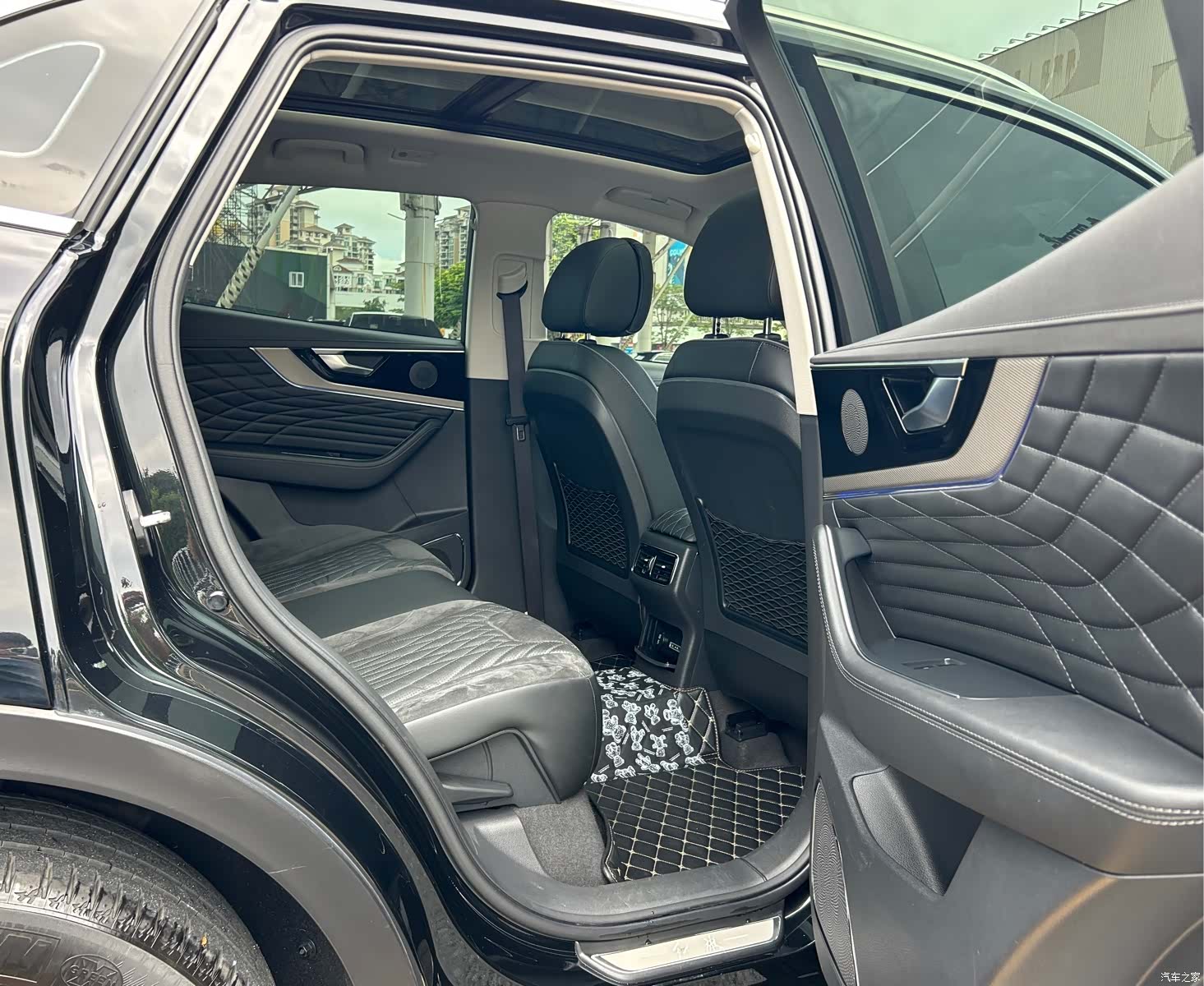 Hongqi HS5, 2023 17