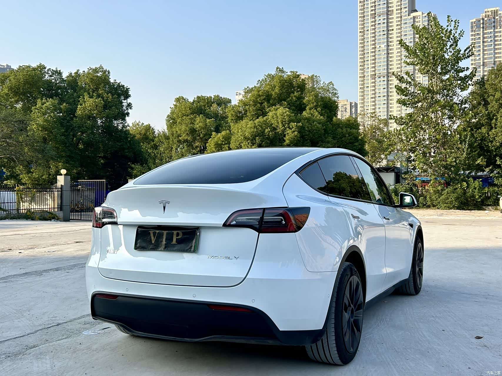Tesla Model Y, 2024 8