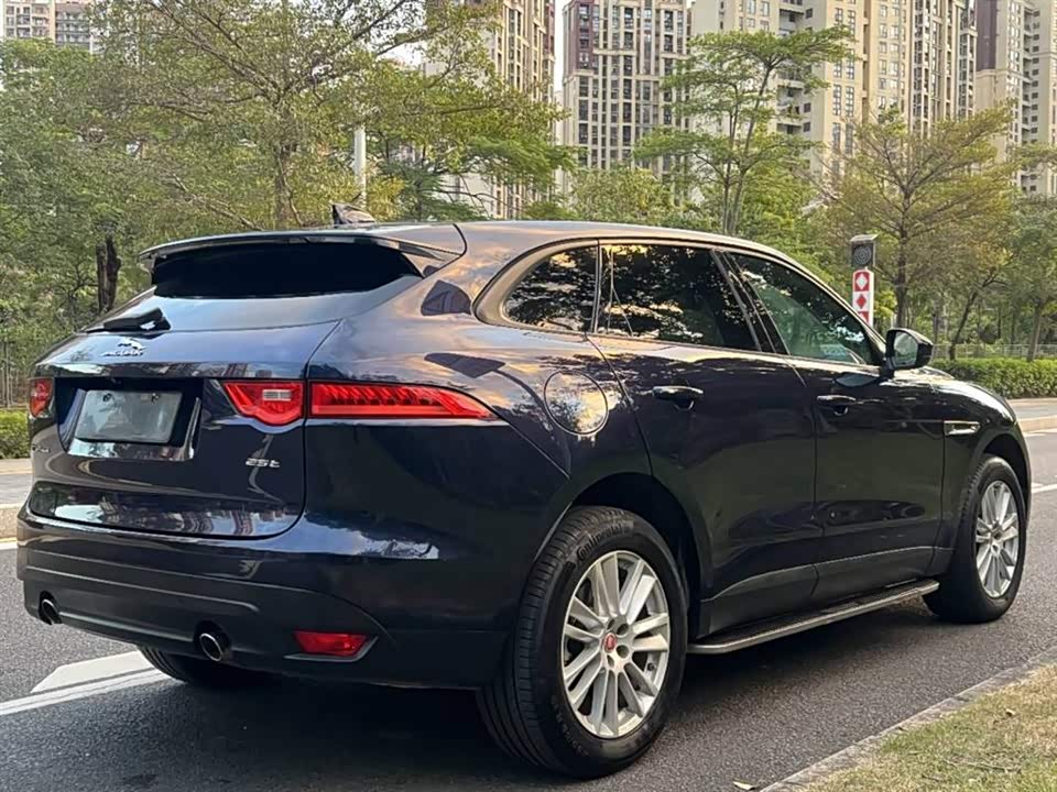 Jaguar F-PACE