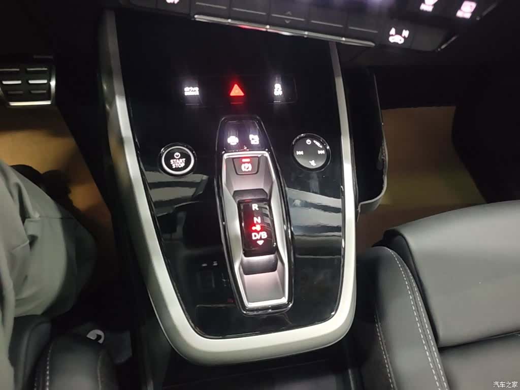 Audi Q5 e-tron, 2023 14