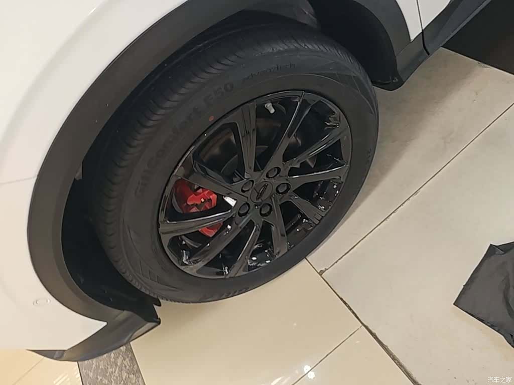 Geely Coolray, 2021 23