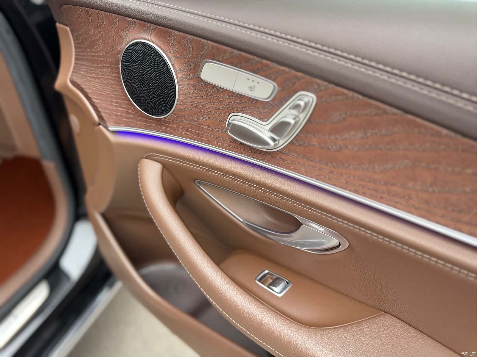 Mercedes-Benz E-Class, 2022 24
