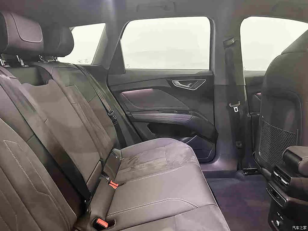 Audi Q4 e-tron, 2022 7