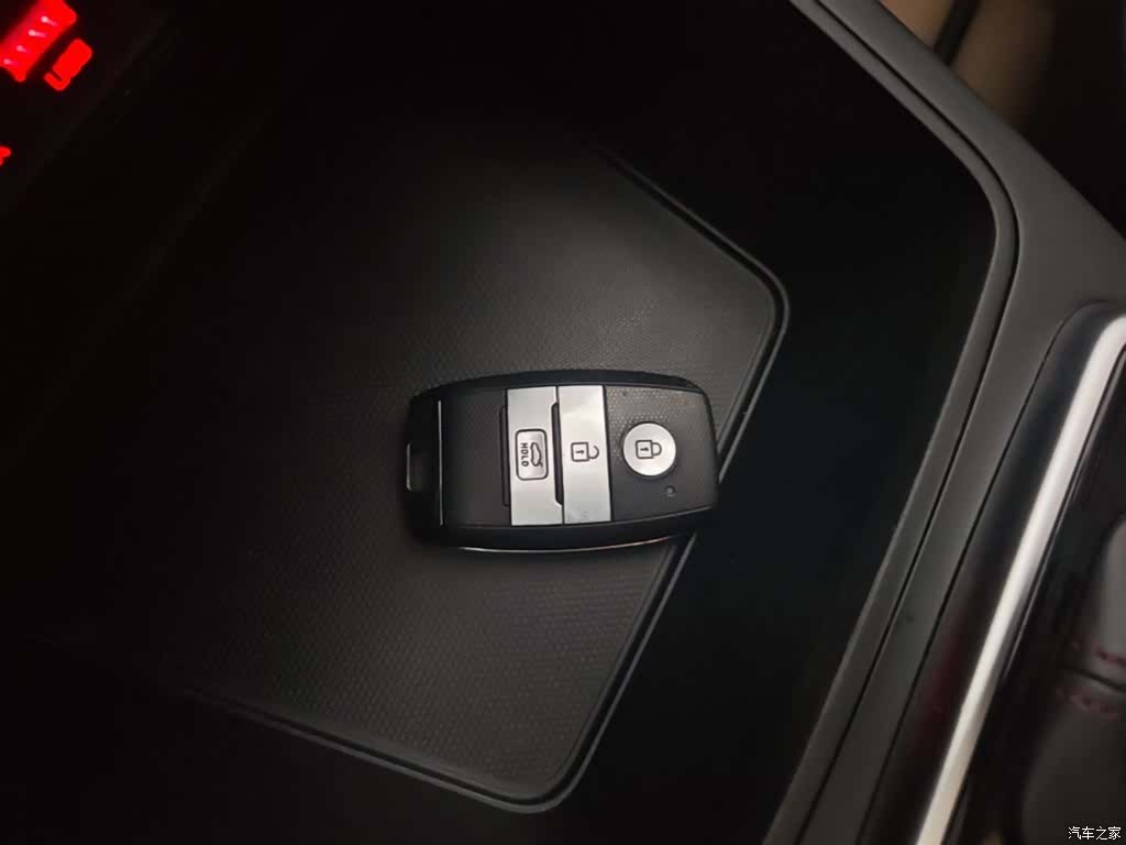 Kia KX, 2017 9