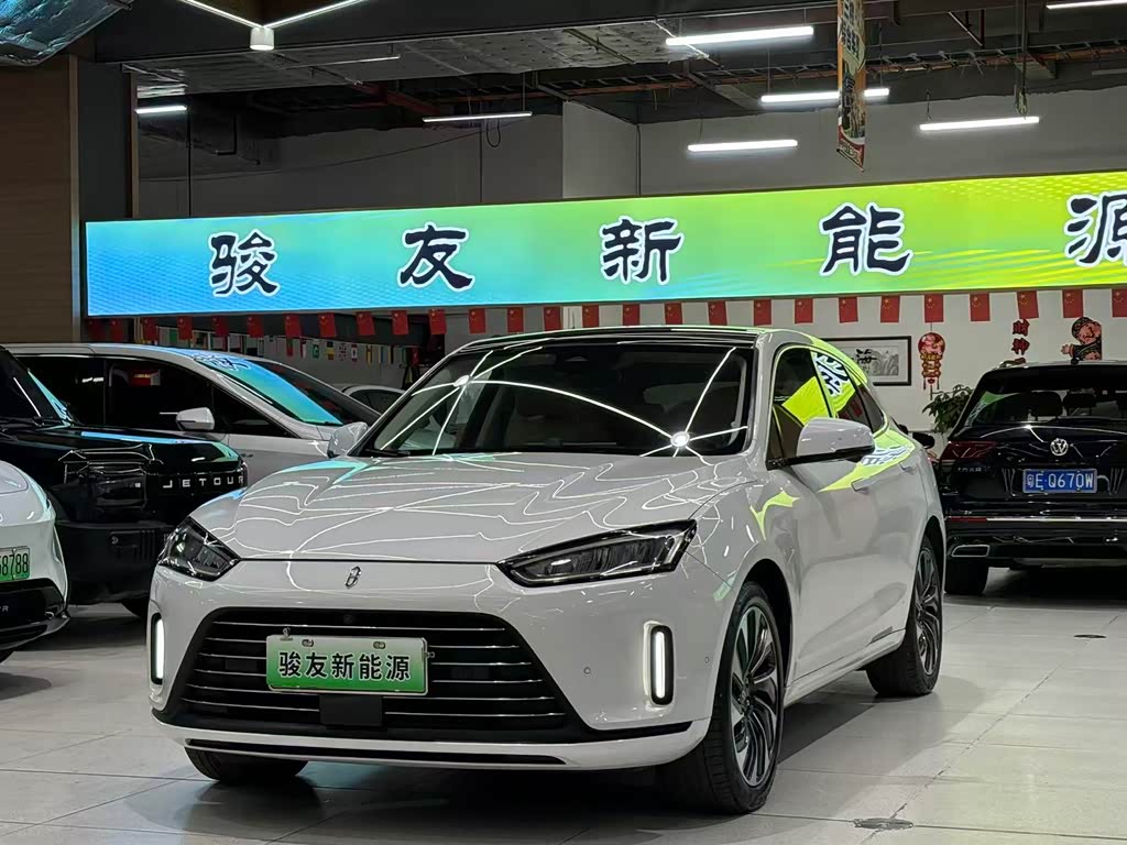AITO M5