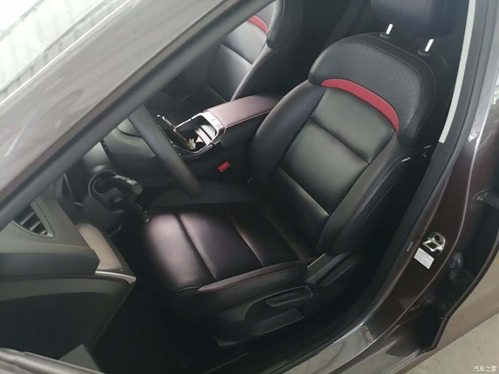 MG MG5, 2024 15