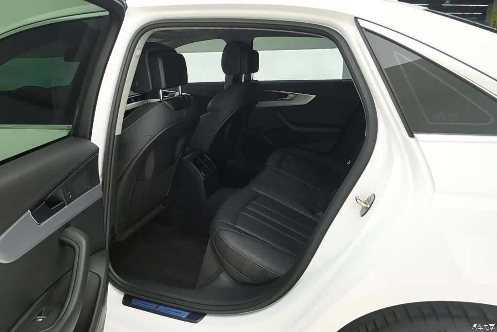 Audi A4L, 2020 11