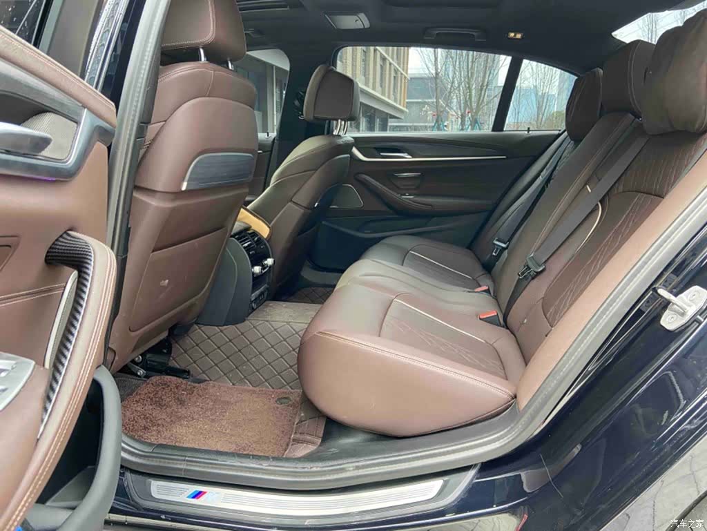 BMW 5 Series, 2023 11