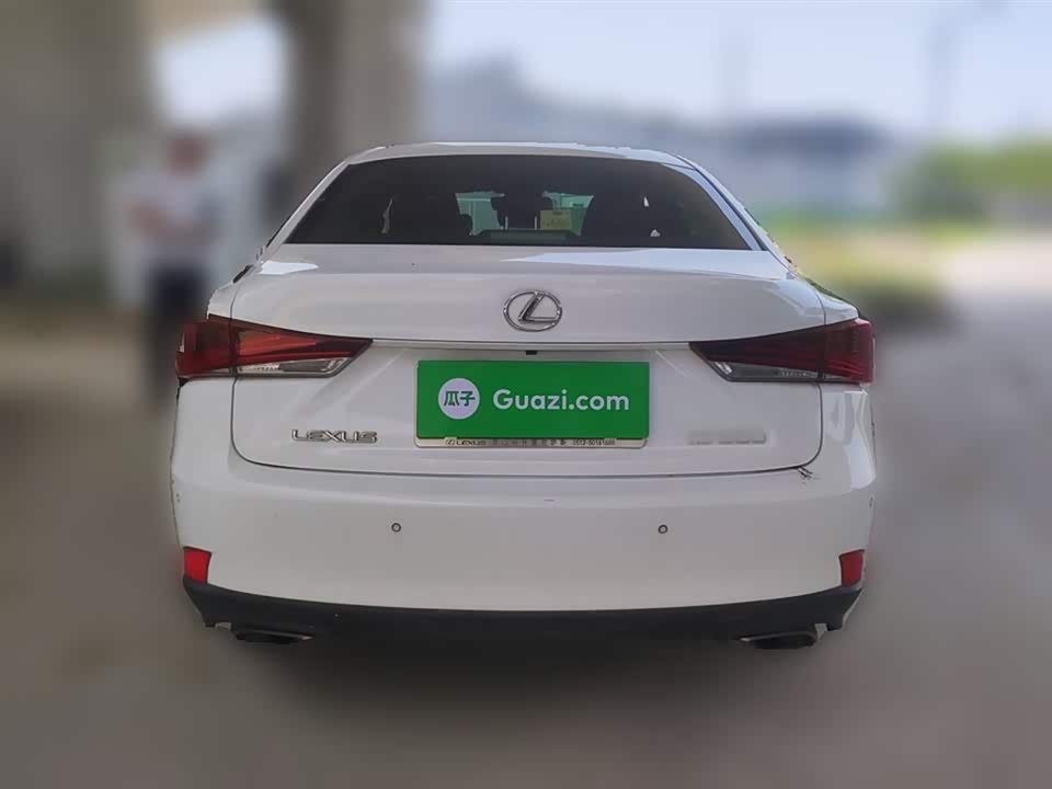 Lexus IS