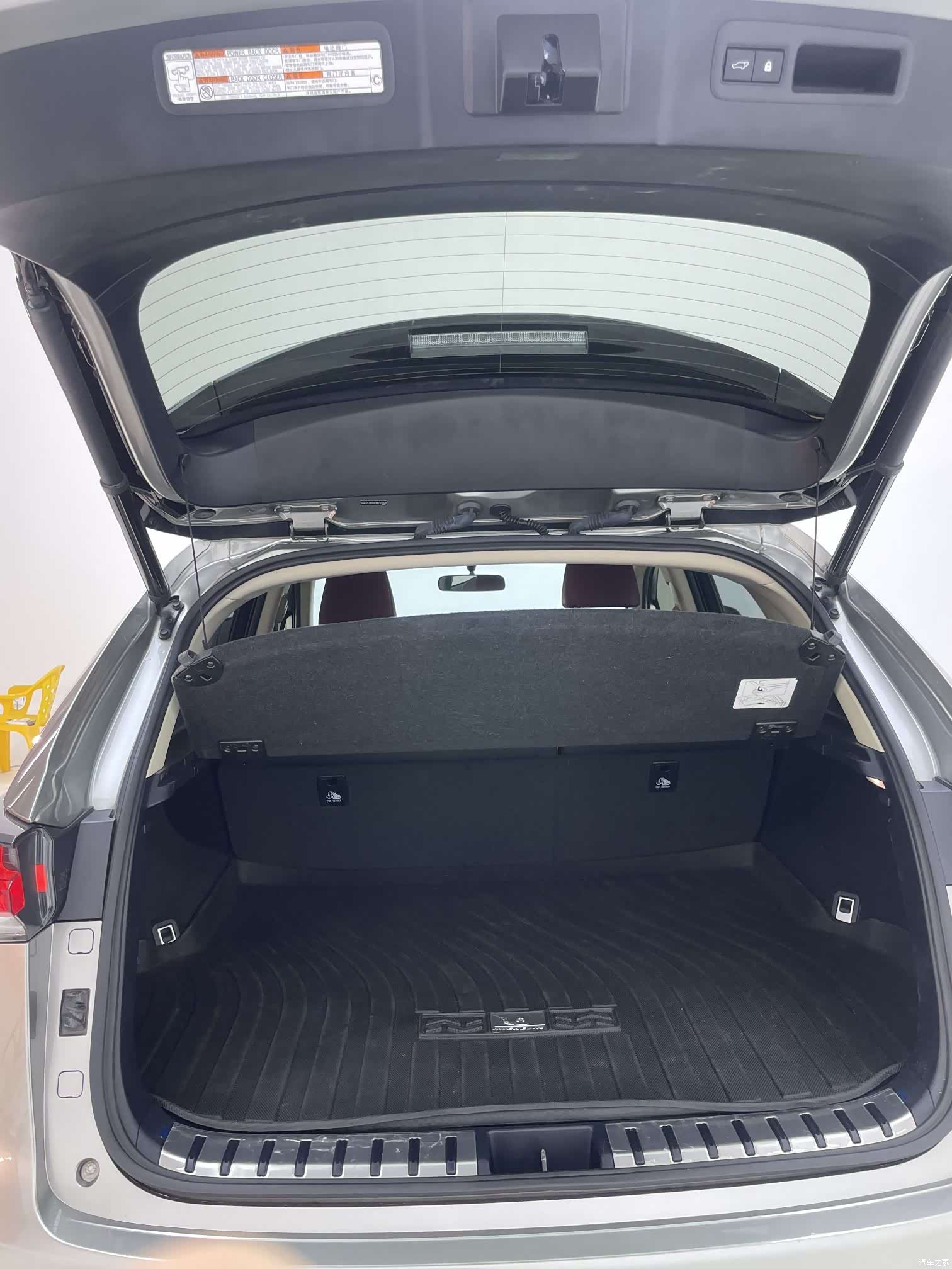 Lexus NX, 2021 23