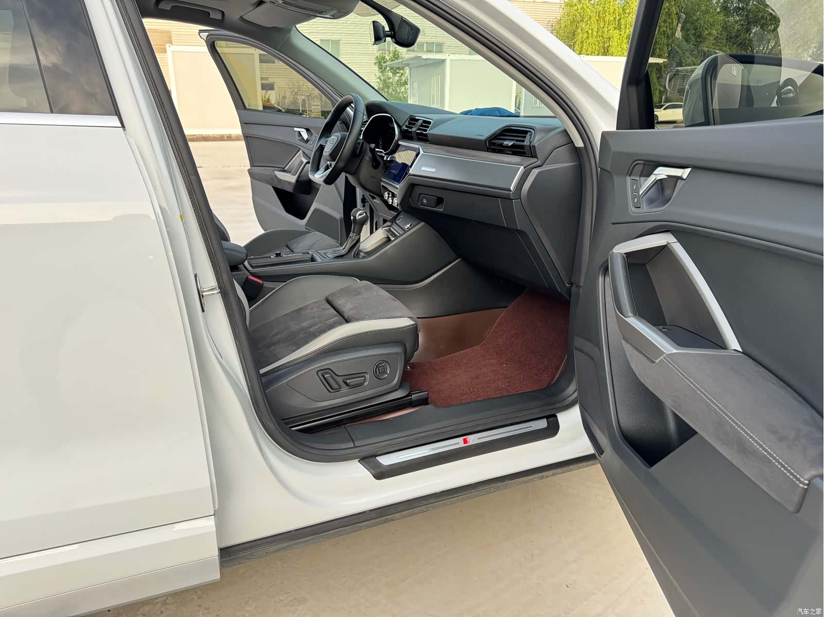 Audi Q3, 2022 10