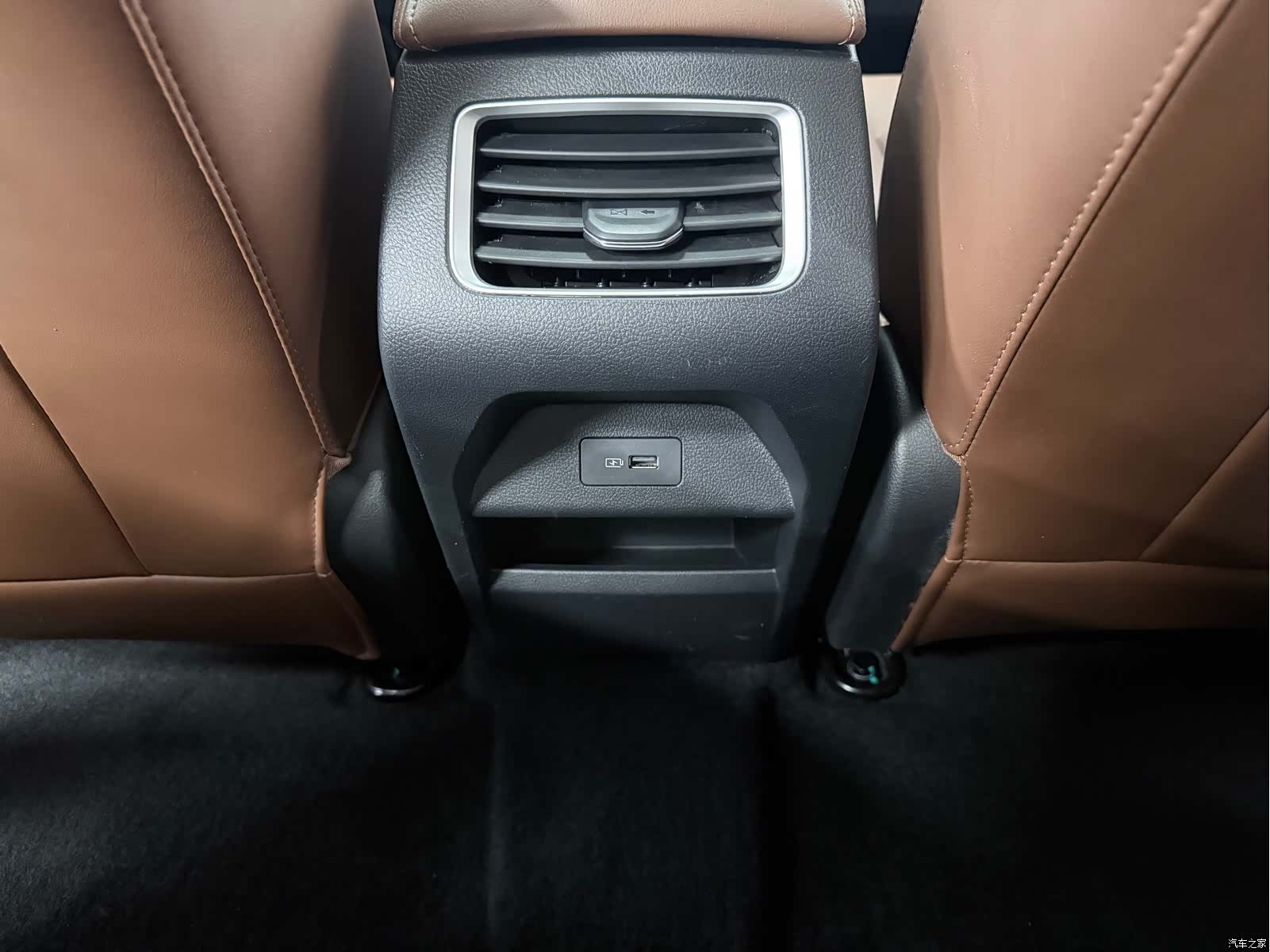 Geely X6, 2022 19
