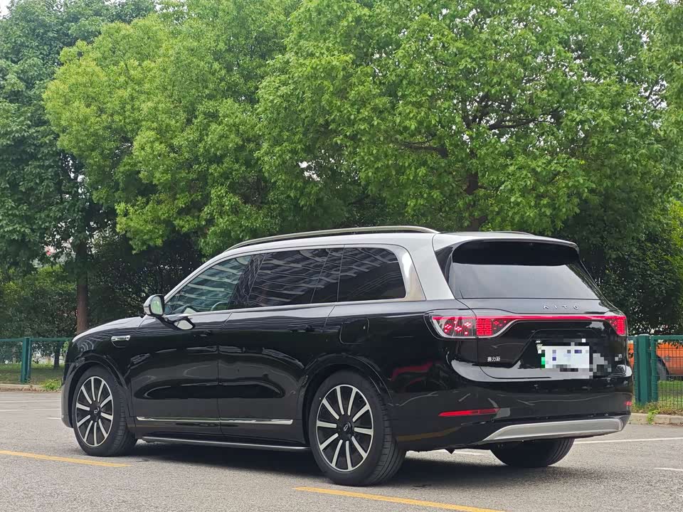 AITO Ask the world M9