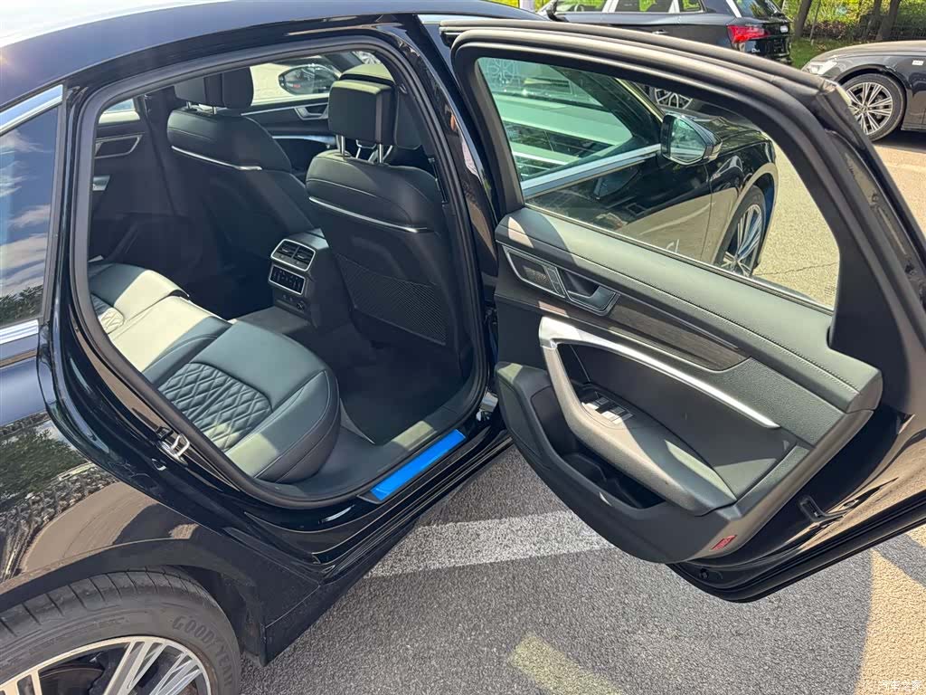 Audi A6L, 2025 24