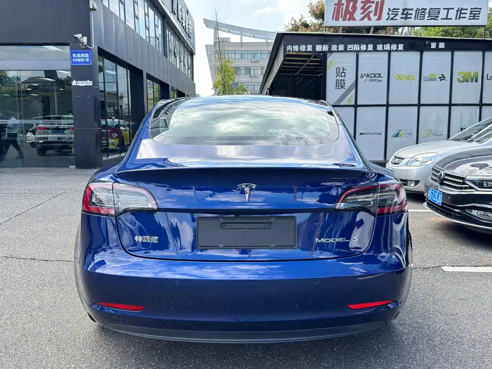 Tesla Model 3 Tesla Model 3