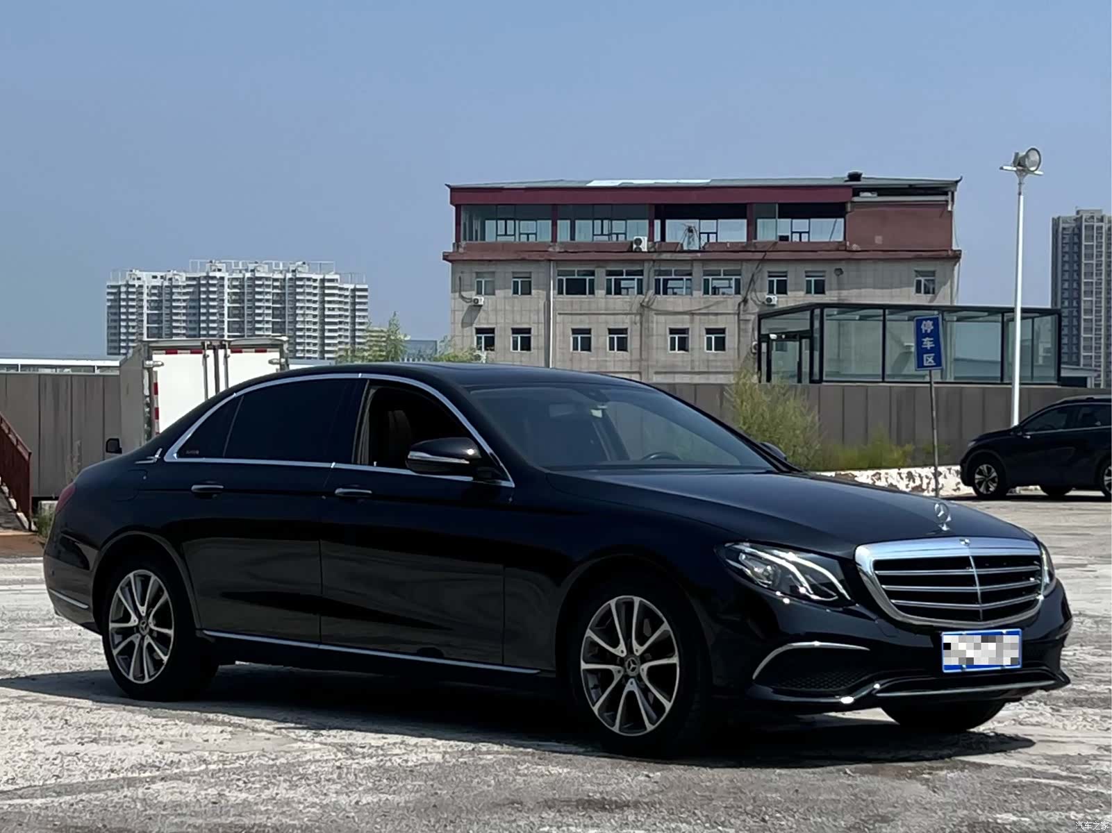 Mercedes-Benz E-Class, 2018 3