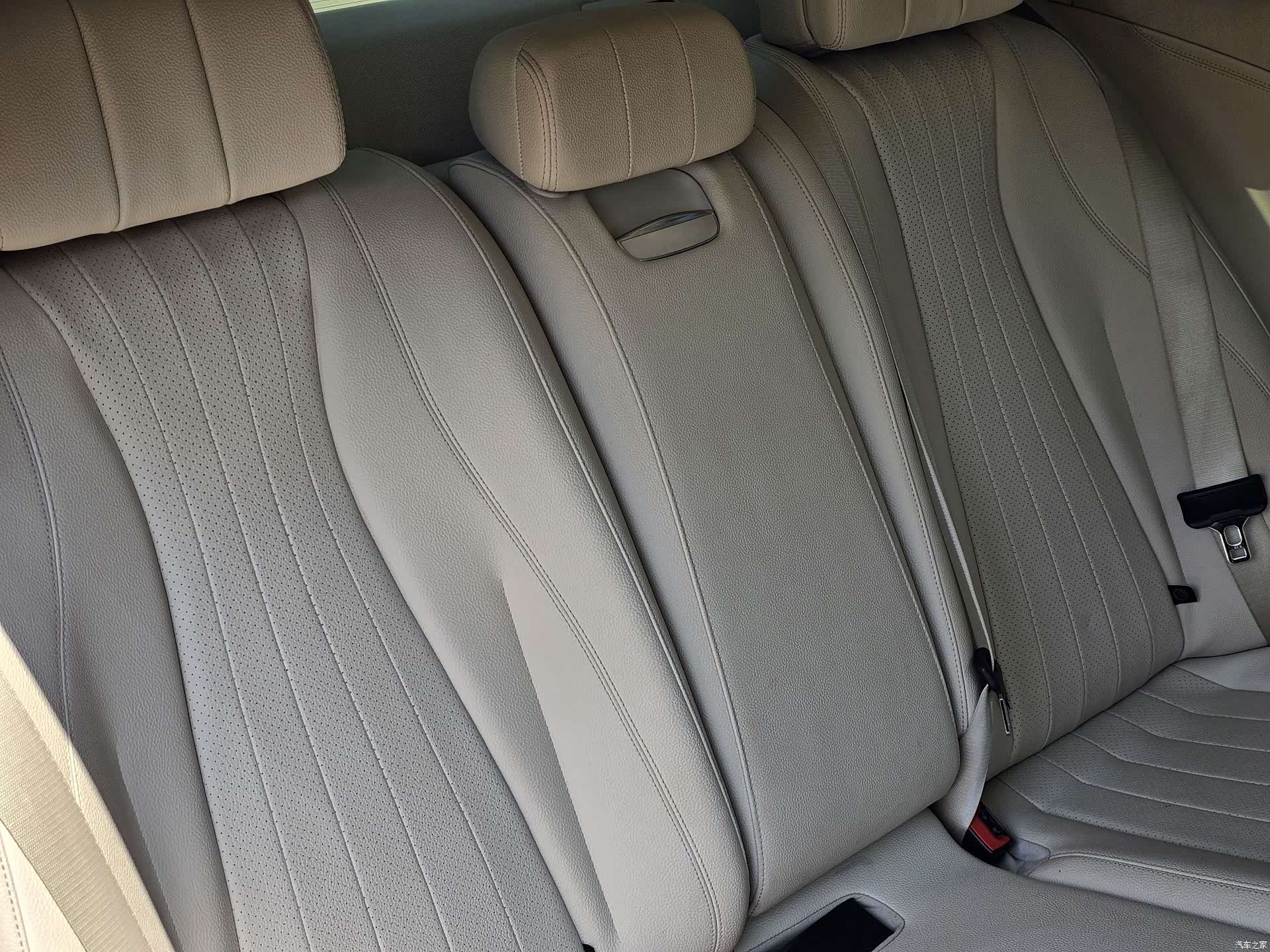 Mercedes-Benz E-Class, 2017 23