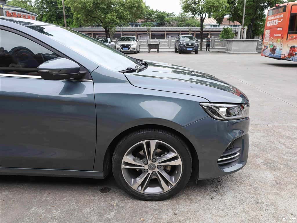 Geely Binray, 2019 27
