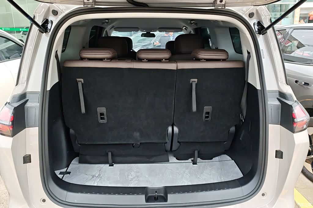 Wuling 730, 2025 4