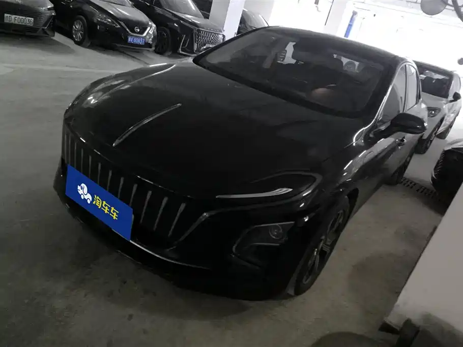 Hongqi E-QM5
