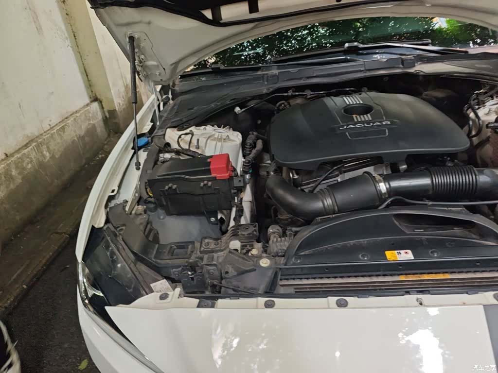 Jaguar XE, 2016 21