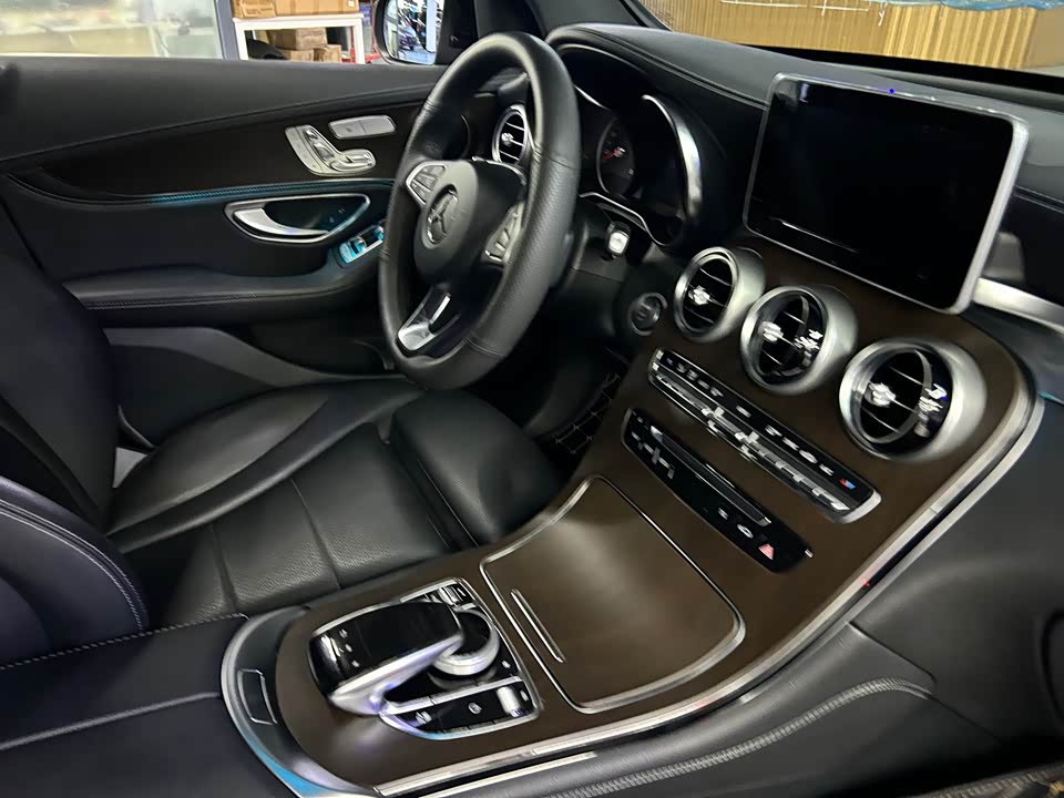 Mercedes-Benz GLC Mercedes-Benz GLC