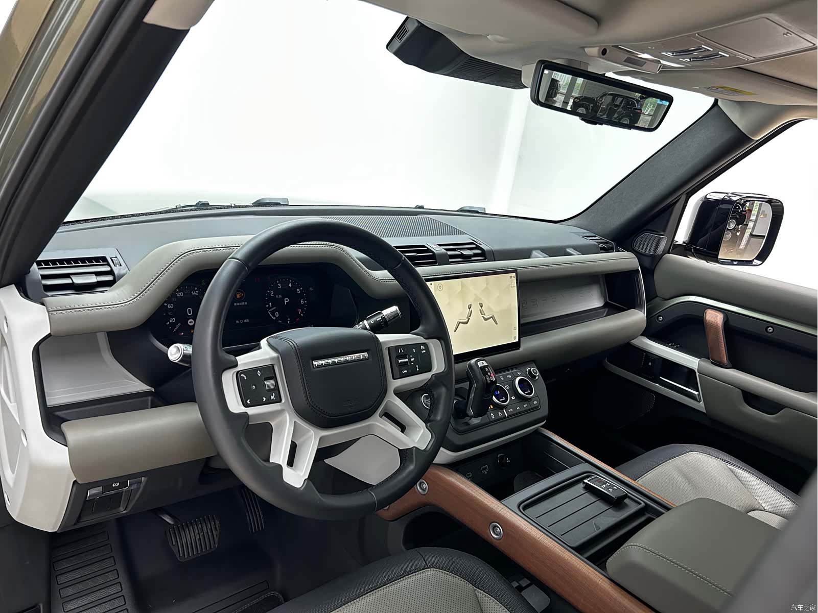 Land Rover Defender, 2022 8