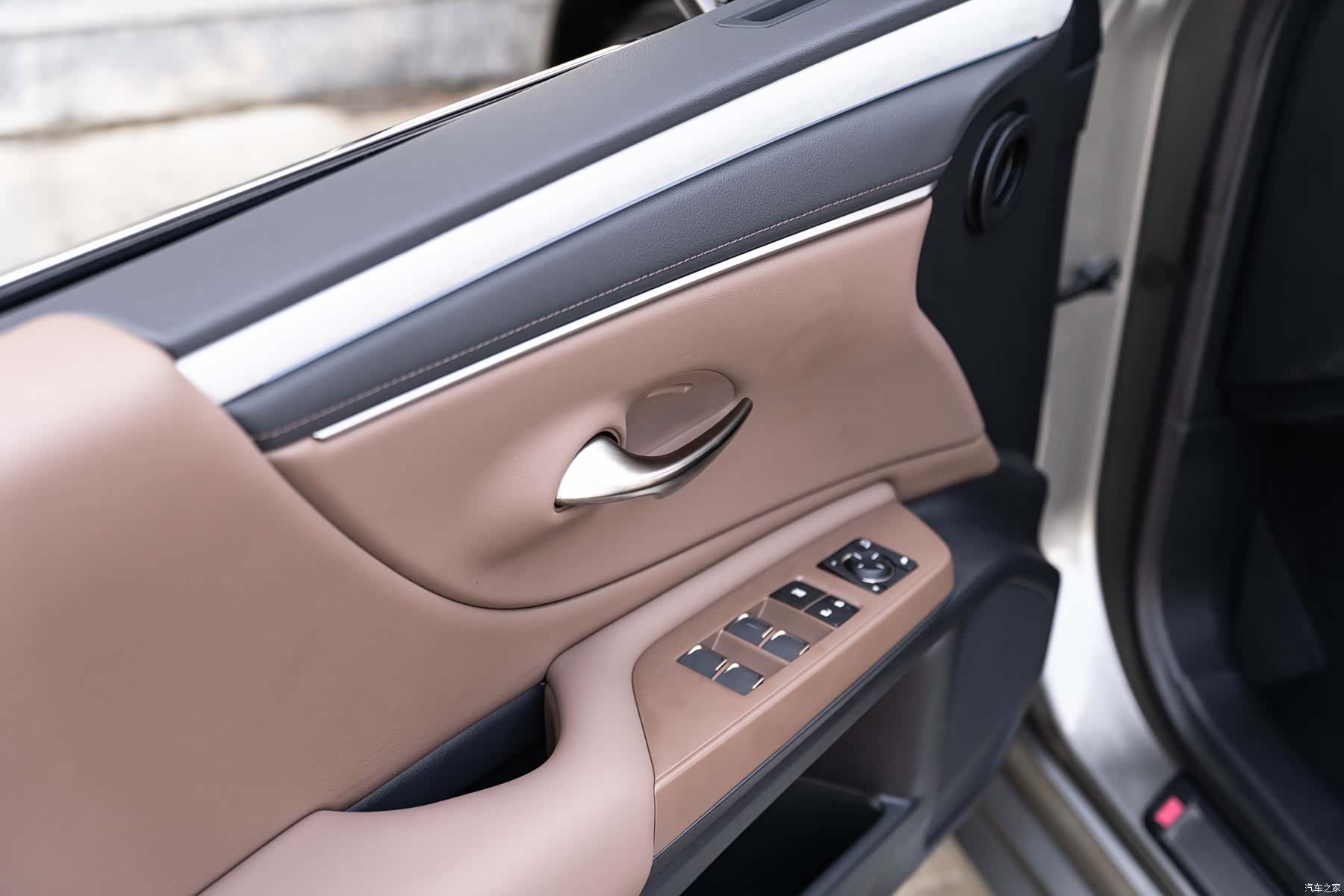 Lexus ES, 2025 18