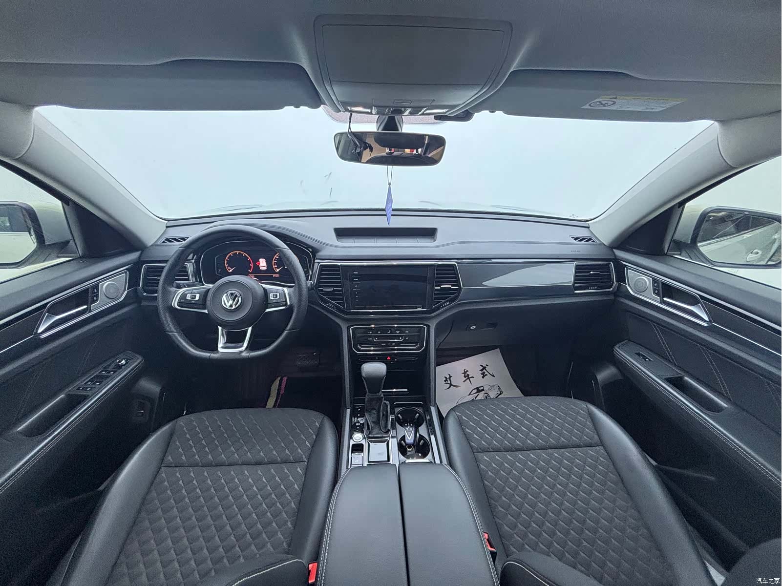 Volkswagen Teramont X, 2020 10