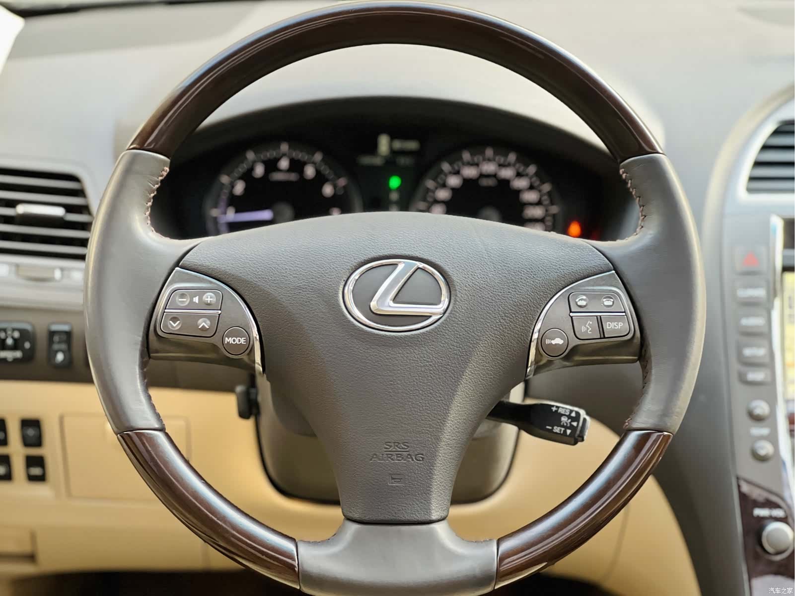 Lexus ES, 2010 9