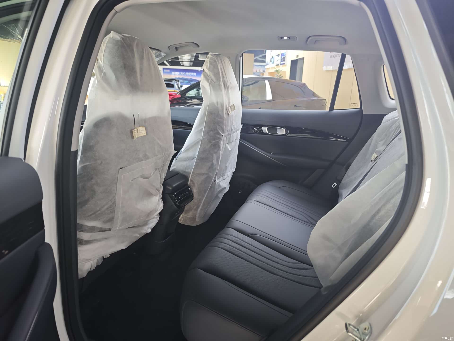 Geely Galaxy E5, 2026 8