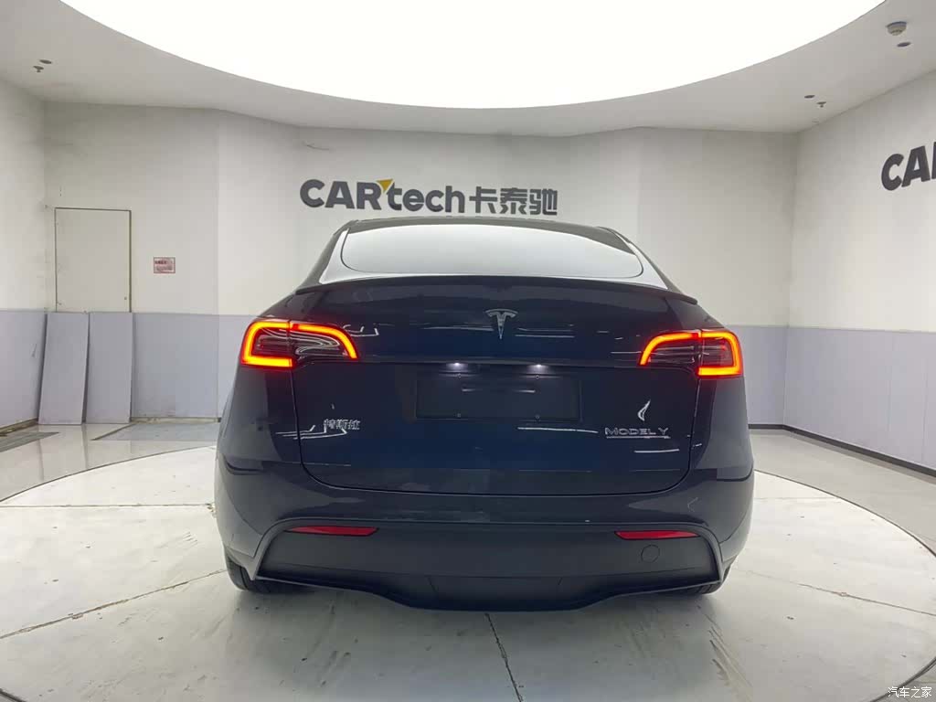 Tesla Model Y, 2024 6