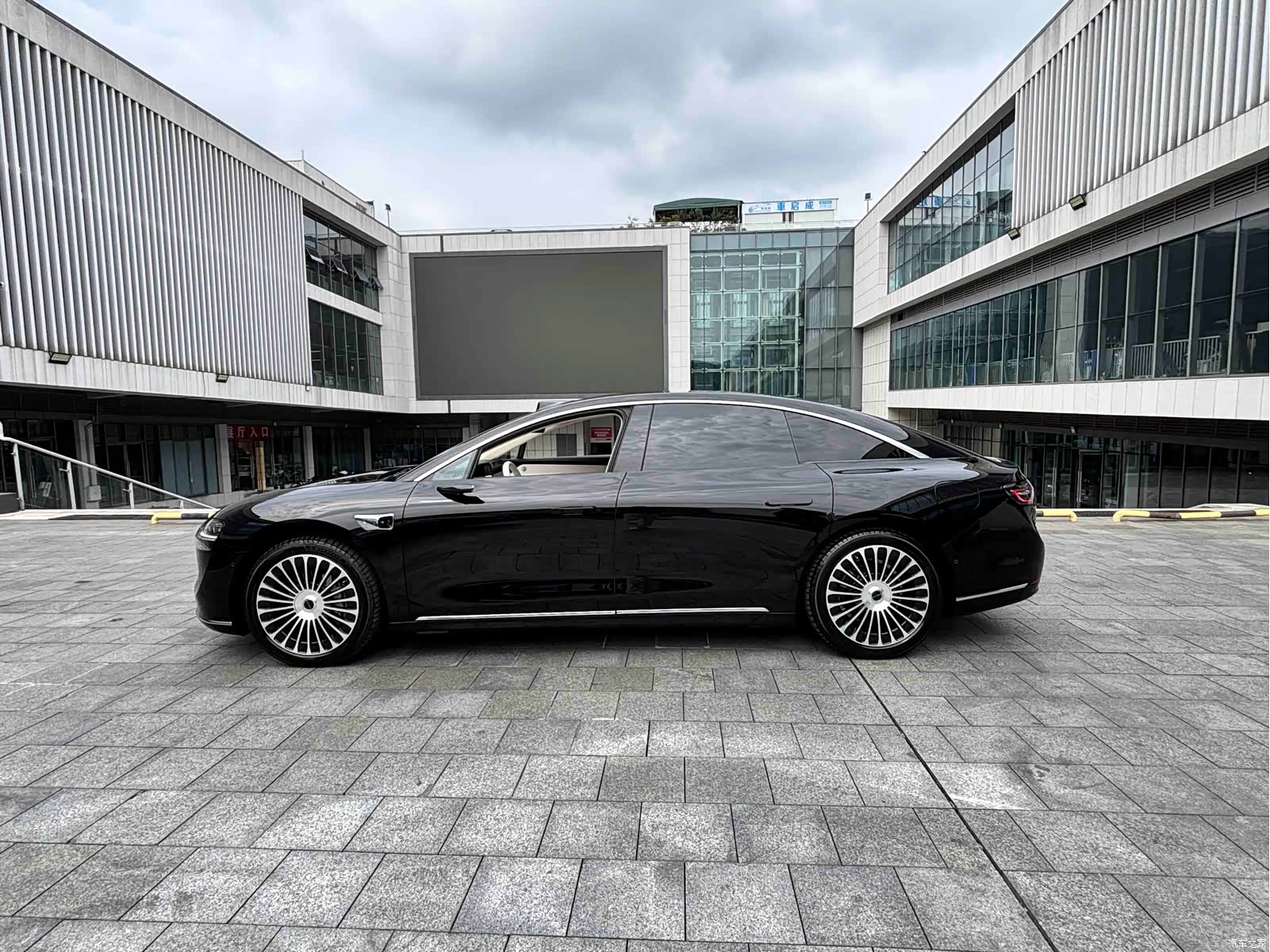 Stelato S9, 2025 4