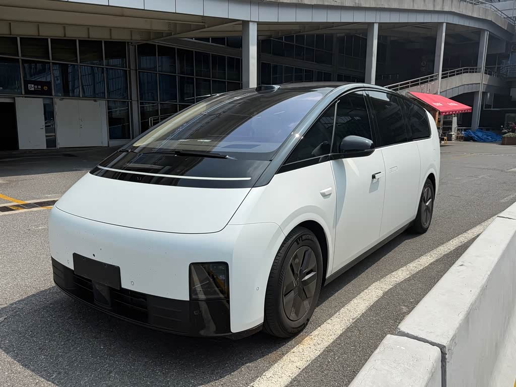 Li Auto MEGA 2025 Home