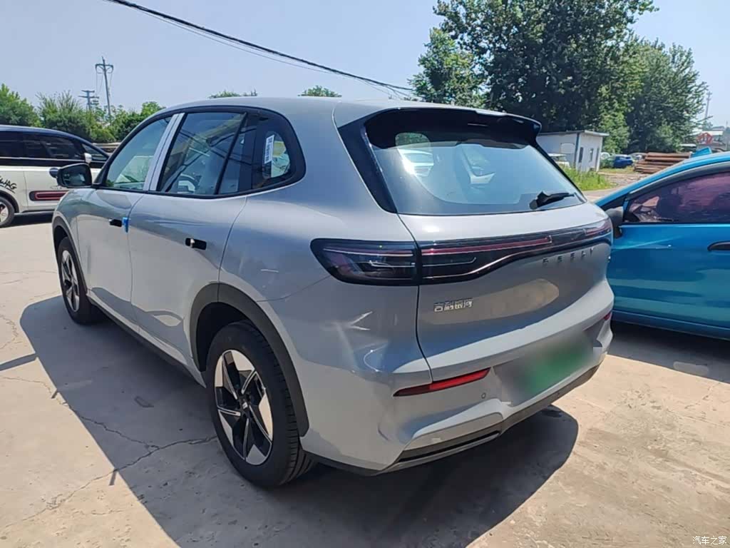 Geely Galaxy E5, 2026 23