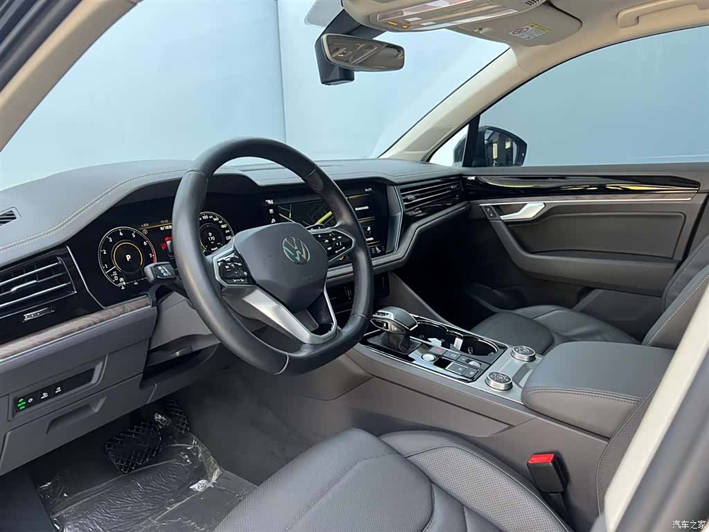 Volkswagen Touareg, 2024 12