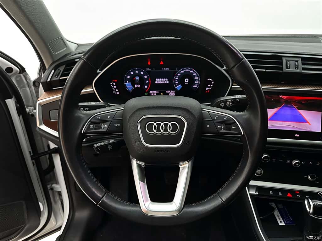 Audi Q3, 2022 11