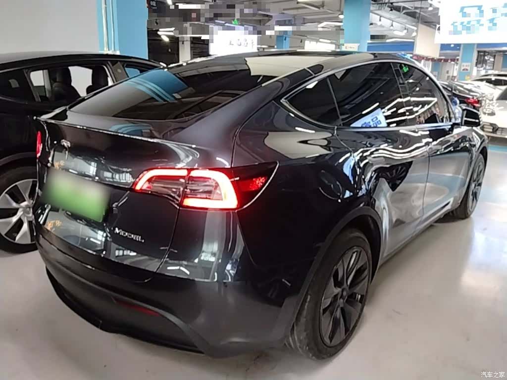 Tesla Model Y, 2024 7