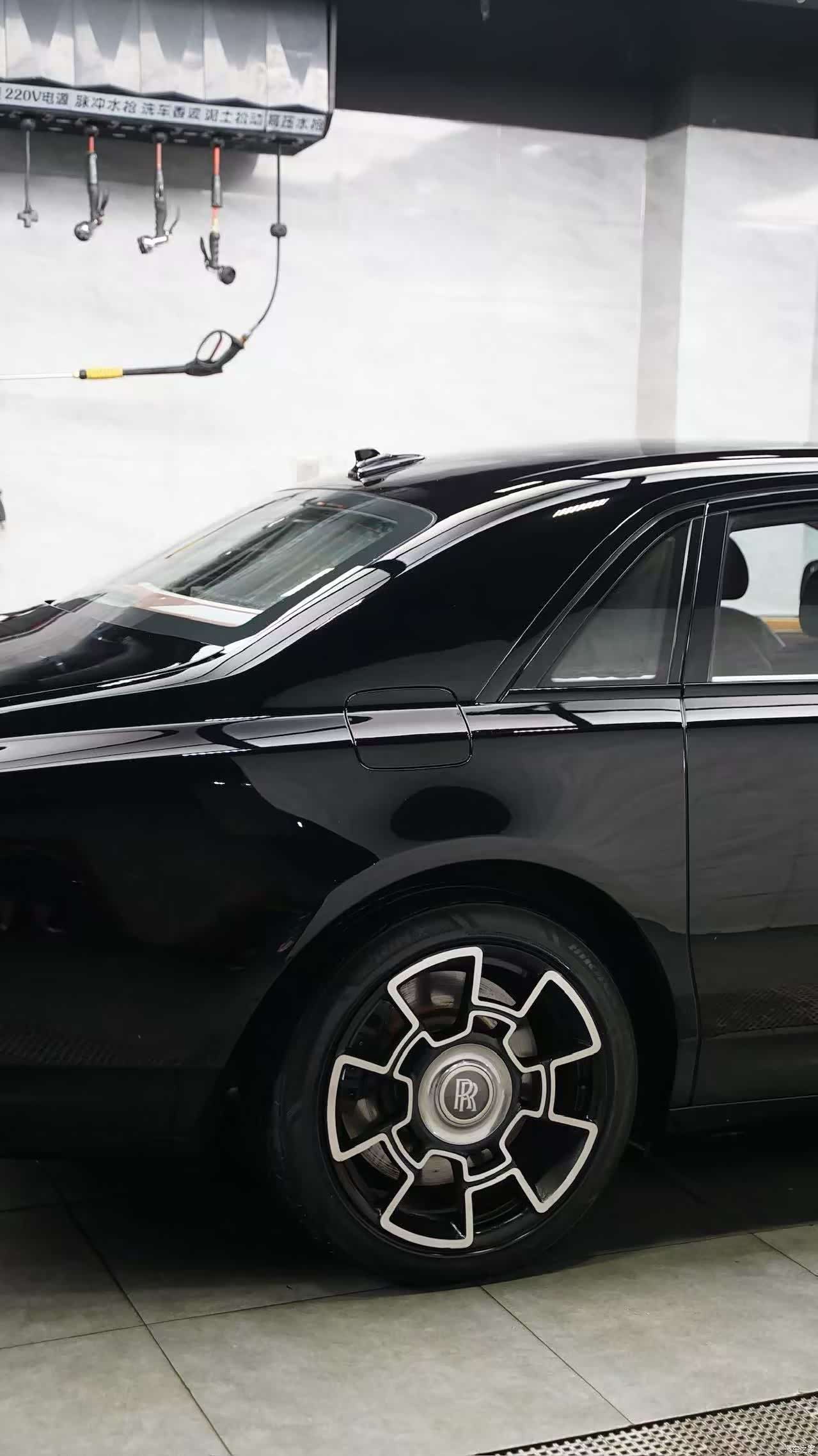 Rolls-Royce Ghost, 2016 2